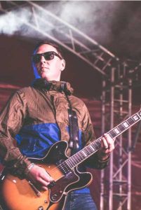 Whatever Oasis Tribute Guitarist Pete